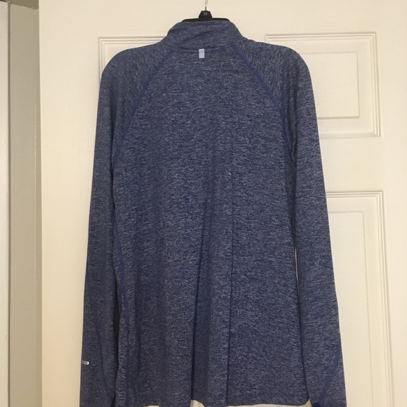Women’s size large blue Nike 1/2 zip pullover - Picture 2 of 5